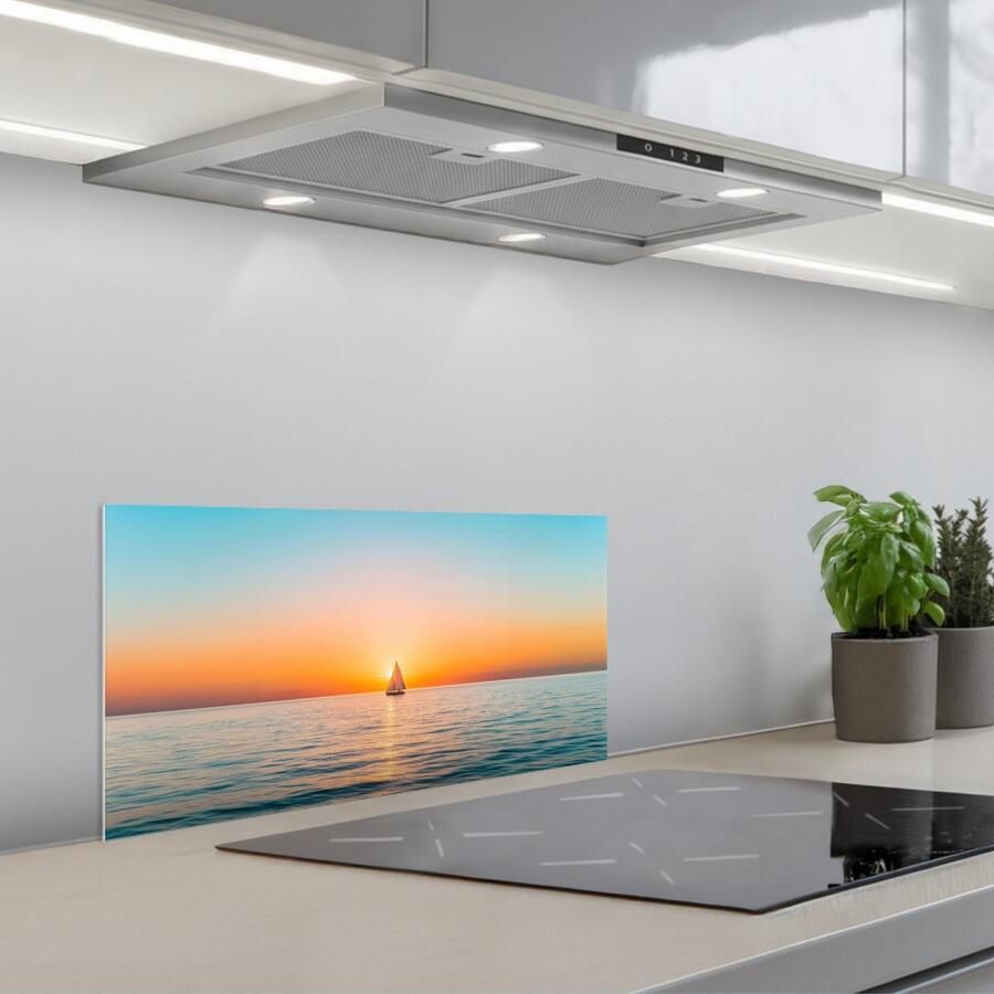 KitchenYeah Spatscherm 70x30 cm Zelfklevende achterwand Zee Zeilboot Zonsondergang Keuken muurbeschermer Spatwand fornuis
