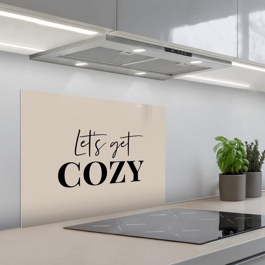 KitchenYeah Spatscherm 70x50 cm Zelfklevende achterwand Beige Winter Quote Cozy Keuken muurbeschermer Spatwand fornuis