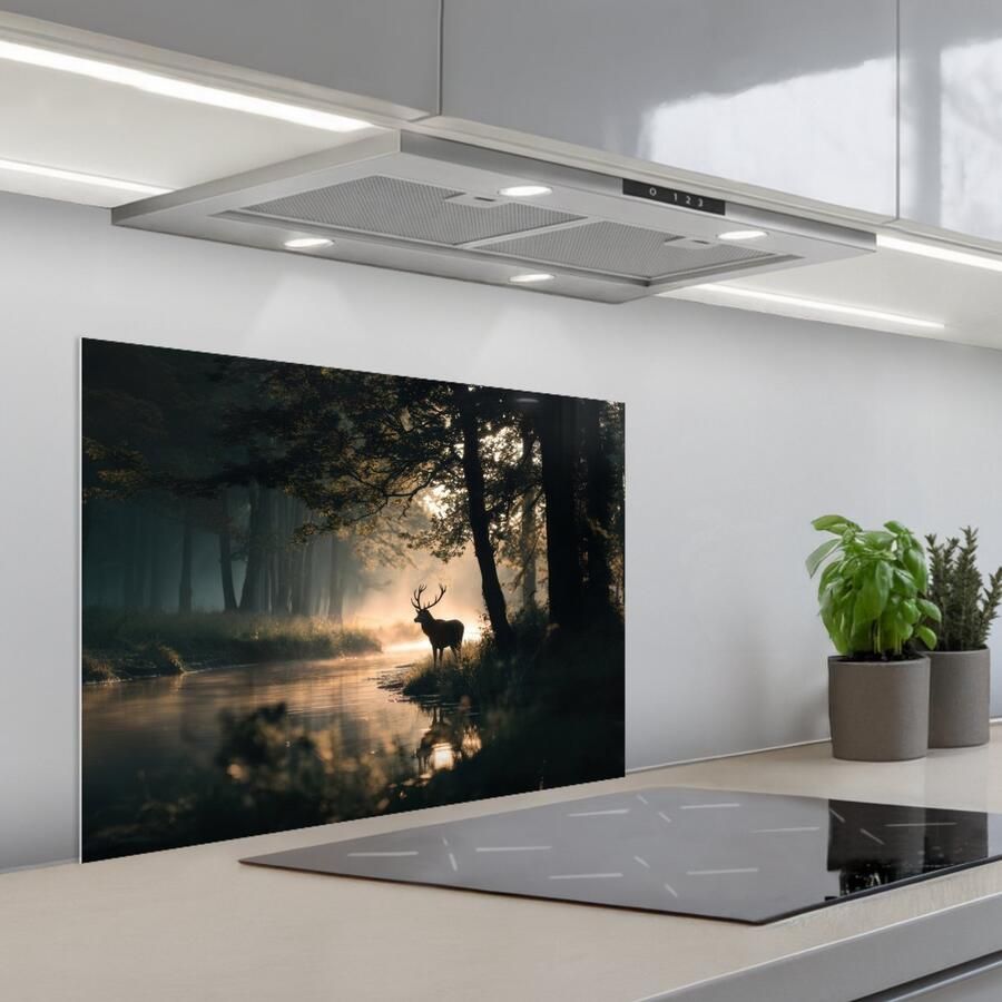 KitchenYeah Spatscherm 70x50 cm Zelfklevende achterwand Hert Bosbeek Mystiek Keuken muurbeschermer Spatwand fornuis