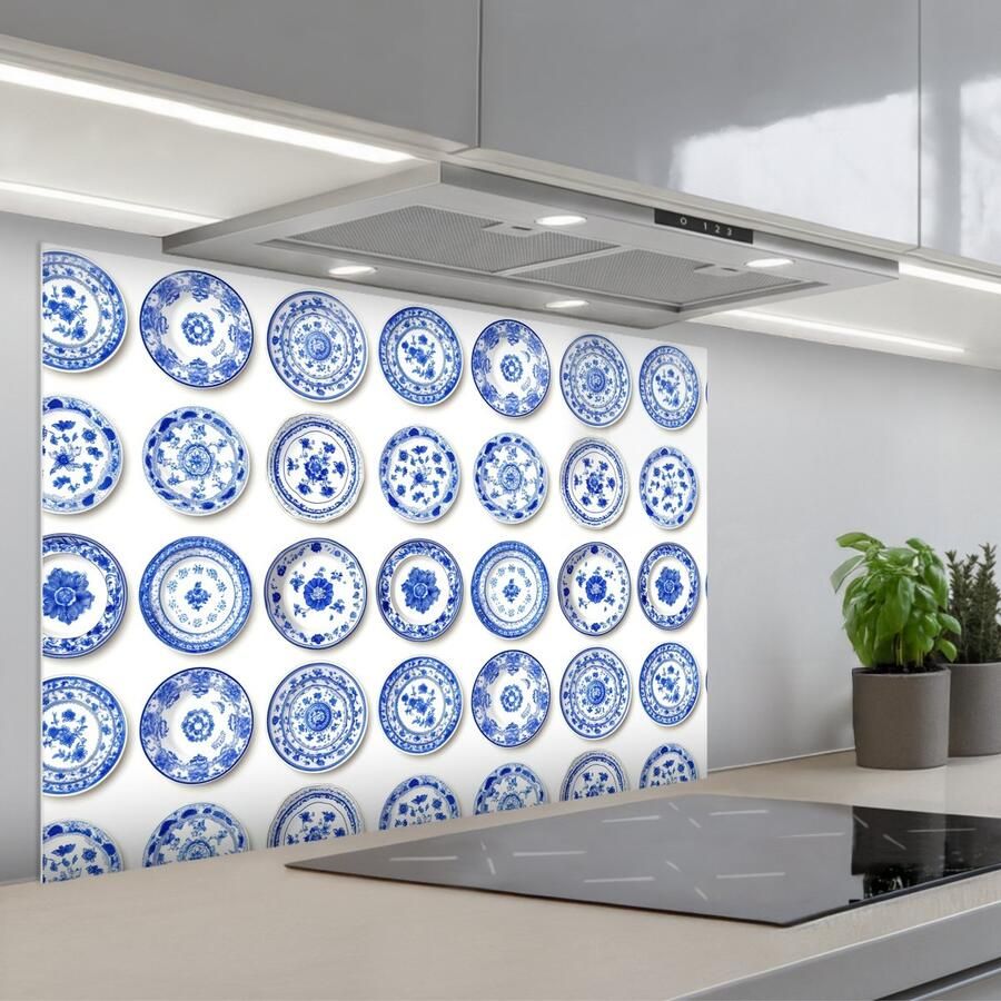 KitchenYeah Spatscherm 90x60 cm Zelfklevende achterwand Borden Bloemen Patroon Blauw Keuken muurbeschermer Spatwand fornuis