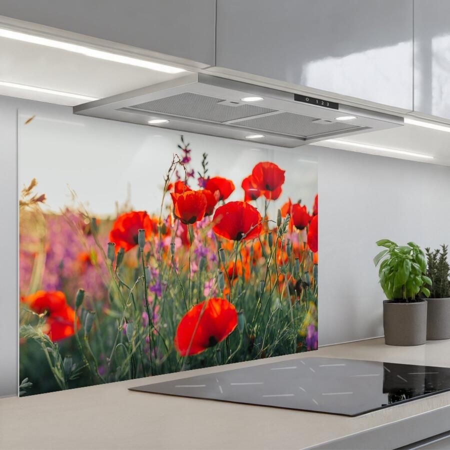 KitchenYeah Spatscherm 90x60 cm Zelfklevende achterwand Klaproos Bloemen Rood Paars Weide Keuken muurbeschermer Spatwand fornuis