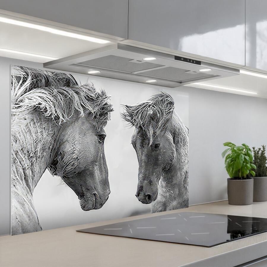 KitchenYeah Spatscherm 90x60 cm Zelfklevende achterwand Paard Zwart-Wit Dieren Keuken muurbeschermer Spatwand fornuis