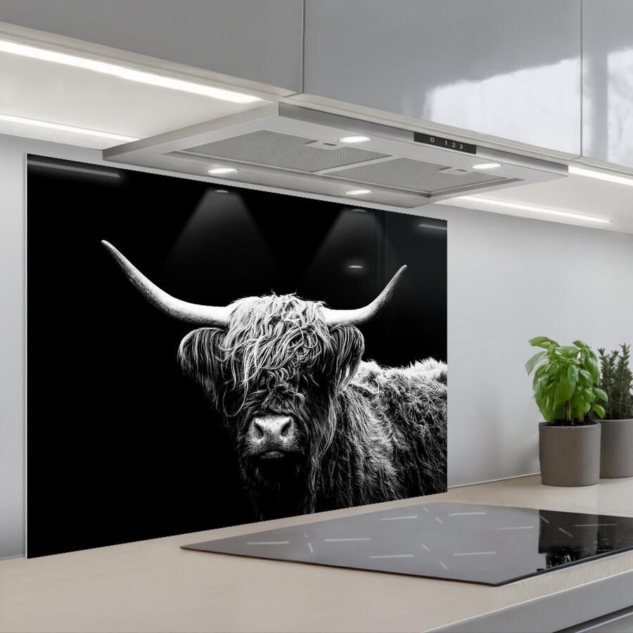 KitchenYeah Spatscherm 90x60 cm Zelfklevende achterwand Schotse Hooglander Koe Zwart Wit Dieren Keuken muurbeschermer Spatwand fornuis