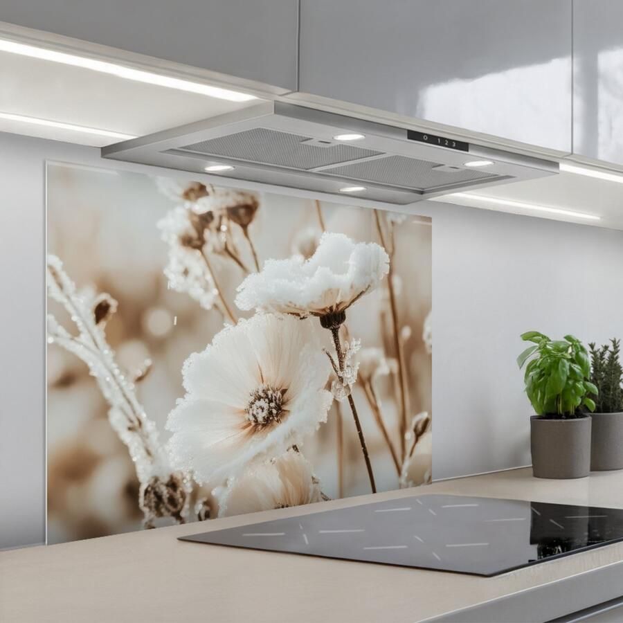 KitchenYeah Spatscherm 80x60 cm Zelfklevende achterwand Bloemen Winter Wit Sneeuw Beige Keuken muurbeschermer Spatwand fornuis