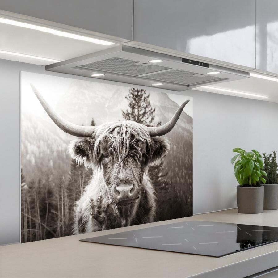 KitchenYeah Spatscherm 80x60 cm Zelfklevende achterwand Schotse hooglander Koe Dieren Zwart Wit Keuken muurbeschermer Spatwand fornuis