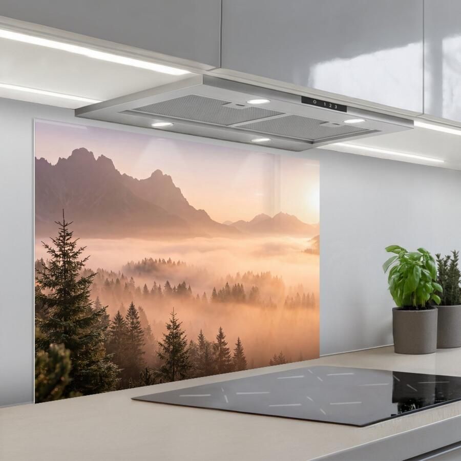 KitchenYeah Spatscherm 80x60 cm Zelfklevende achterwand Zonlicht Mist Bergen Bomen Keuken muurbeschermer Spatwand fornuis