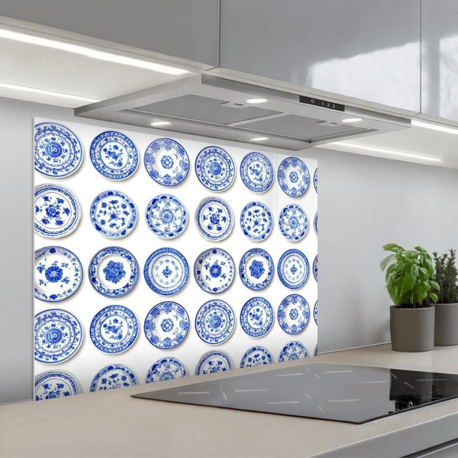 KitchenYeah Spatscherm 80x60 cm Zelfklevende achterwand Borden Bloemen Patroon Blauw Keuken muurbeschermer Spatwand fornuis