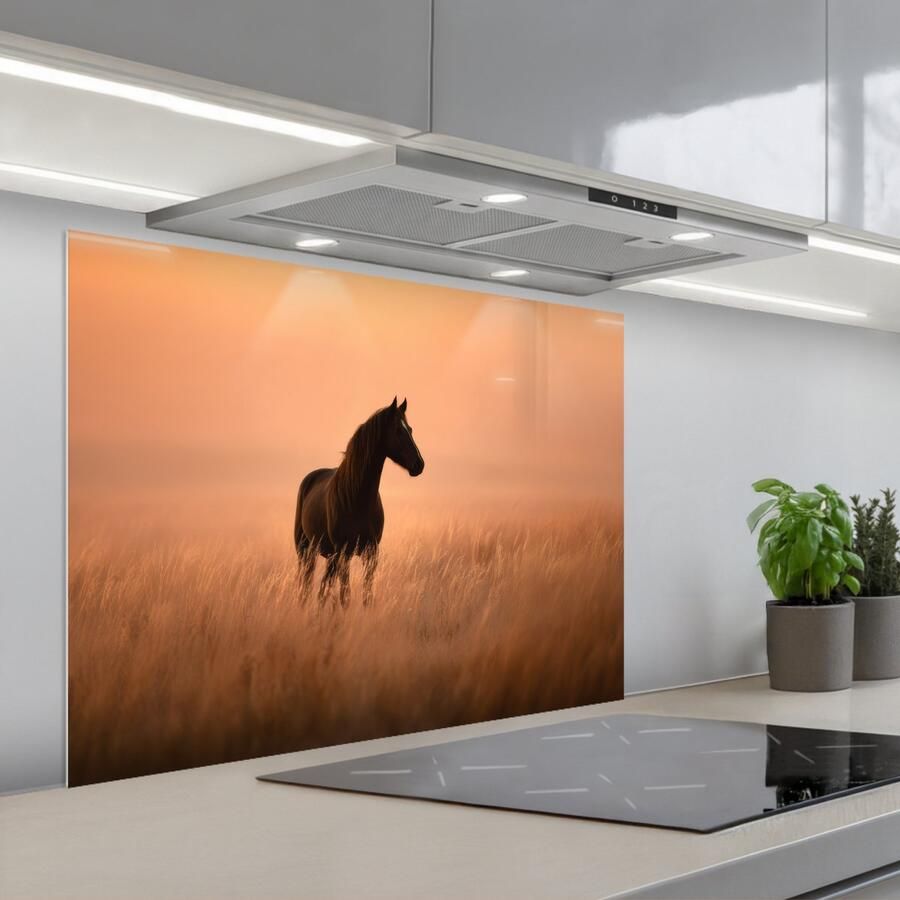 KitchenYeah Spatscherm 80x60 cm Zelfklevende achterwand Paard Grasveld Zonsondergang Keuken muurbeschermer Spatwand fornuis