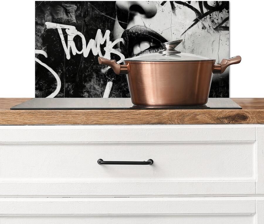KitchenYeah Spatscherm keuken 70x30 cm Kookplaat achterwand Gezicht Mond Graffiti Zwart Muurbeschermer Spatwand fornuis Hoogwaardig aluminium