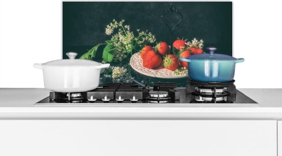 KitchenYeah Spatscherm keuken 70x30 cm Kookplaat achterwand Aardbeien Schilderij Stilleven Bloemen Ei Bord Muurbeschermer Spatwand fornuis Hoogwaardig aluminium