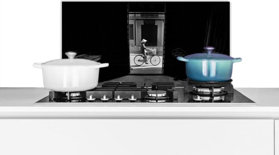 KitchenYeah Spatscherm keuken 70x30 cm Kookplaat achterwand Deur Fiets Straat Architectuur Muurbeschermer Spatwand fornuis Hoogwaardig aluminium