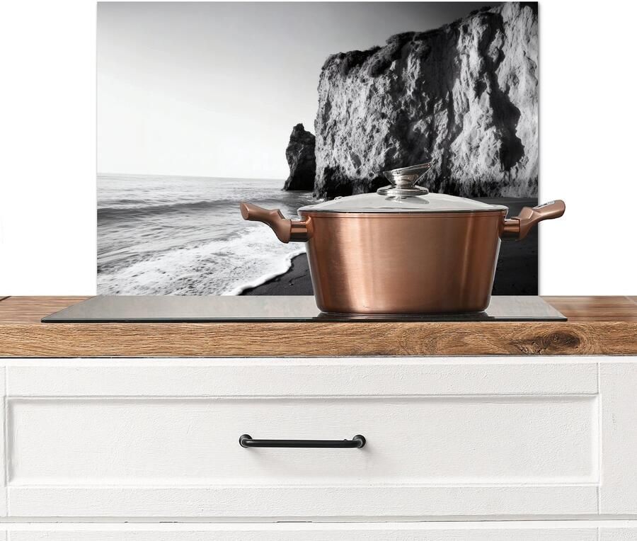 KitchenYeah Spatscherm keuken 70x50 cm Kookplaat achterwand Strand Klif Golven Voetstappen Muurbeschermer Spatwand fornuis Hoogwaardig aluminium