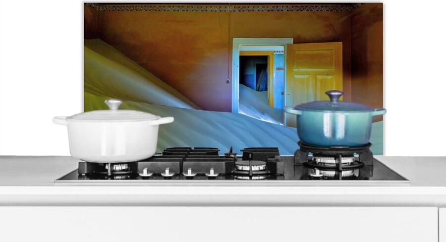 KitchenYeah Spatscherm keuken 80x40 cm Kookplaat achterwand Zand Woestijn Deur Architectuur Muurbeschermer Spatwand fornuis Hoogwaardig aluminium