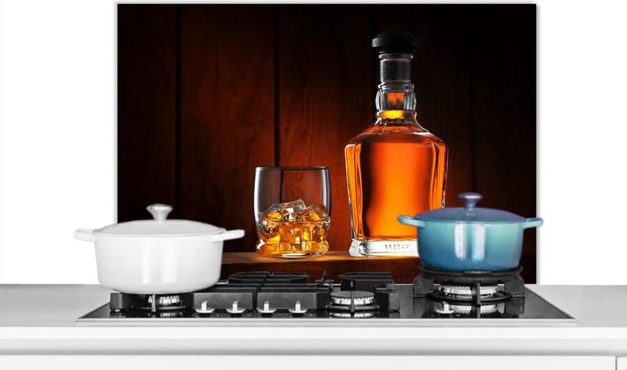 KitchenYeah Spatscherm keuken 80x55 cm Kookplaat achterwand Whiskey Fles Karaf Muurbeschermer Spatwand fornuis Hoogwaardig aluminium