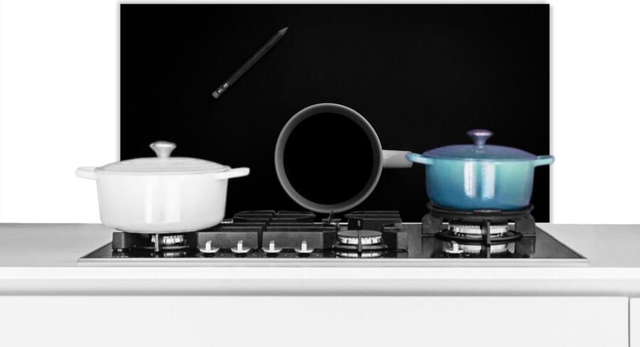 KitchenYeah Spatscherm keuken 90x45 cm Kookplaat achterwand Potlood Beker Zwart Wit Muurbeschermer Spatwand fornuis Hoogwaardig aluminium