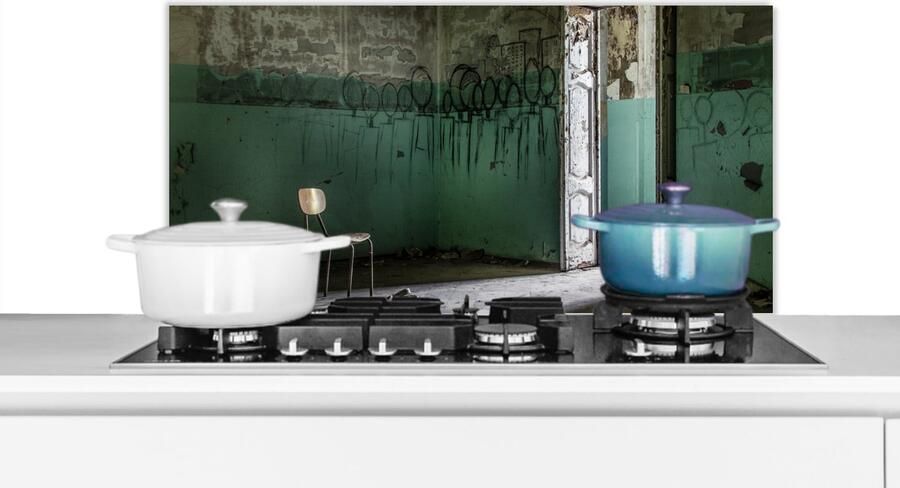 KitchenYeah Spatscherm keuken 80x40 cm Kookplaat achterwand Stoel Steen Deur Architectuur Muurbeschermer Spatwand fornuis Hoogwaardig aluminium