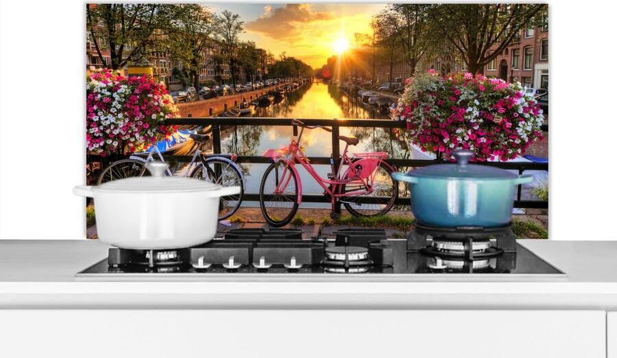 KitchenYeah Spatscherm Keuken Kookplaat Achterwand Spatwand Fornuis 100x50 cm Amsterdam Bloemen Brug Fiets Zonsondergang Aluminium Wanddecoratie Muurbeschermer Hittebestendig