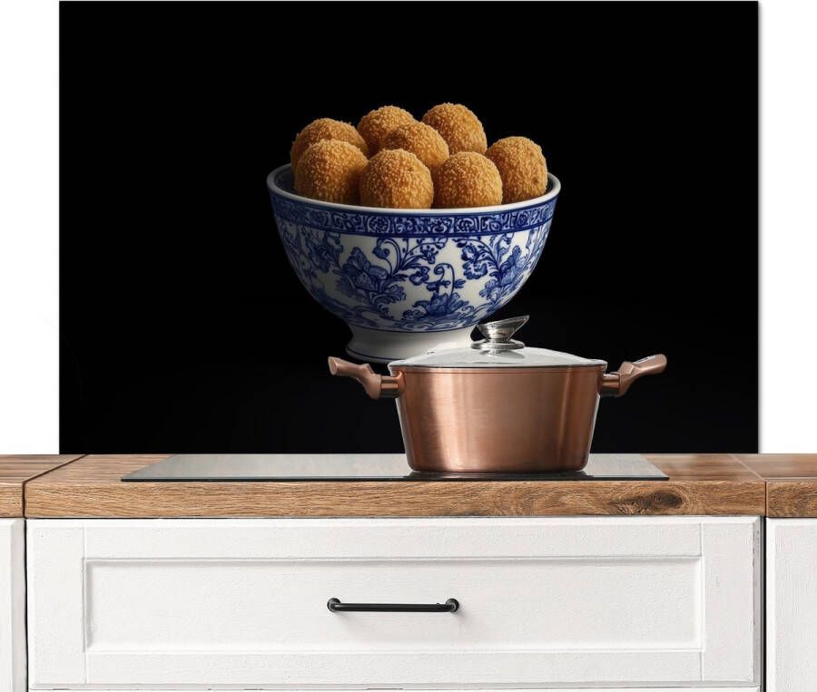 KitchenYeah Spatscherm keuken 100x65 cm Kookplaat achterwand Delfts blauw Bitterballen Holland Schaal Muurbeschermer Spatwand fornuis Hoogwaardig aluminium
