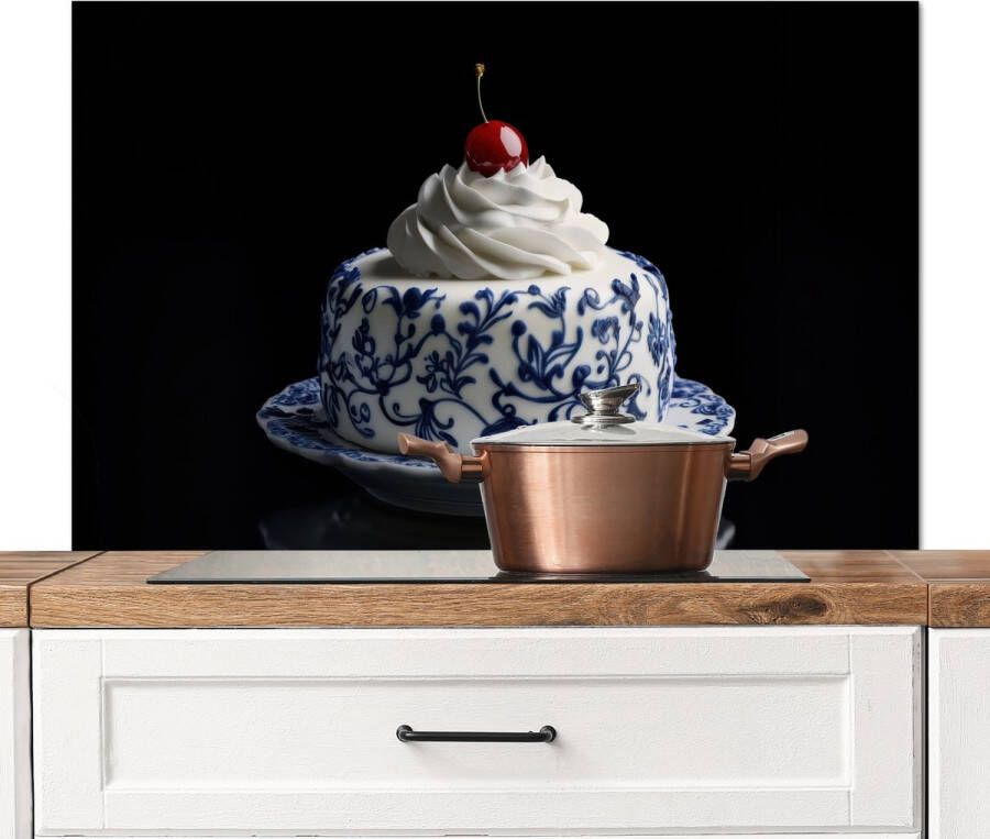 KitchenYeah Spatscherm keuken 100x65 cm Kookplaat achterwand Taart Slagroom Kers Bord Delfts blauw Muurbeschermer Spatwand fornuis Hoogwaardig aluminium