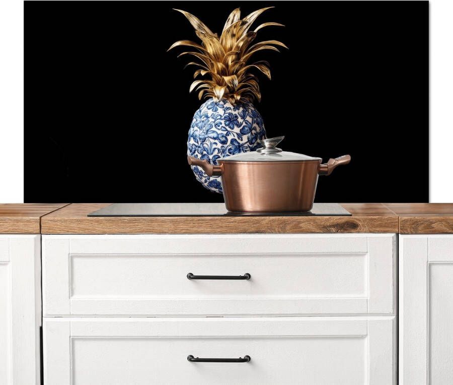 KitchenYeah Spatscherm keuken 120x60 cm Kookplaat achterwand Ananas Bloemen patroon Goud Delftsblauw Muurbeschermer Spatwand fornuis Hoogwaardig aluminium