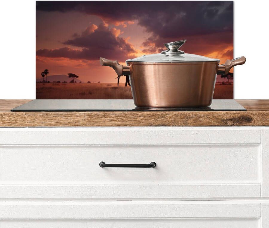 KitchenYeah Spatscherm keuken 60x30 cm Kookplaat achterwand Olifanten Grasland Zonsondergang Muurbeschermer Spatwand fornuis Hoogwaardig aluminium