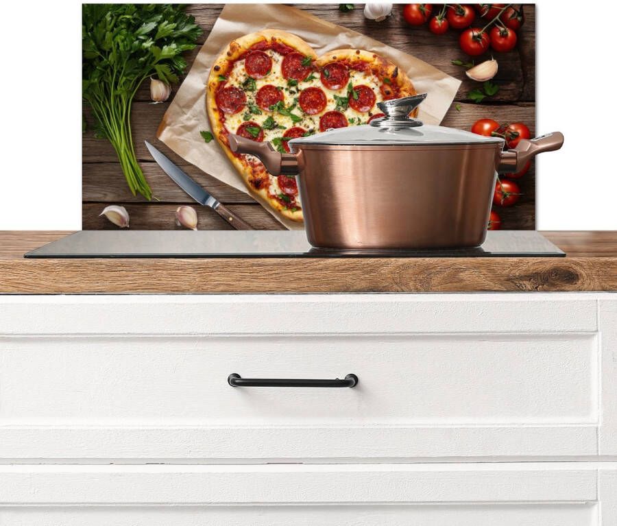 KitchenYeah Spatscherm keuken 60x30 cm Kookplaat achterwand Pizza Hart Pepperoni Tomaat Muurbeschermer Spatwand fornuis Hoogwaardig aluminium