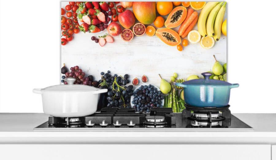 KitchenYeah Spatscherm keuken 60x40 cm Kookplaat achterwand Fruit Regenboog Aardbei Druiven Papaya Muurbeschermer Spatwand fornuis Hoogwaardig aluminium