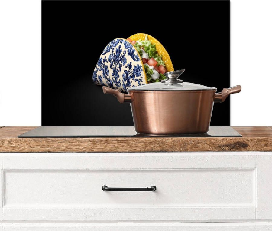 KitchenYeah Spatscherm keuken 60x40 cm Kookplaat achterwand Taco Vlees Salade Delftsblauw Motief Muurbeschermer Spatwand fornuis Hoogwaardig aluminium