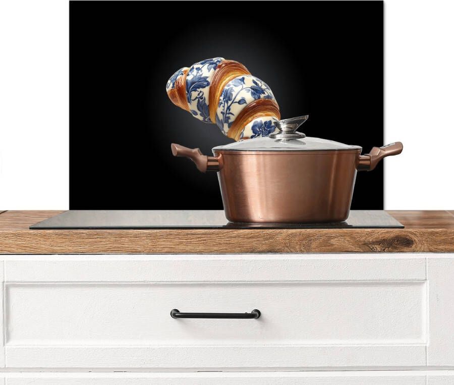 KitchenYeah Spatscherm keuken 70x50 cm Kookplaat achterwand Croissant Bloemenpatroon Delftsblauw Muurbeschermer Spatwand fornuis Hoogwaardig aluminium