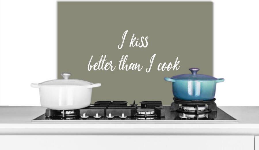 KitchenYeah Spatscherm keuken 70x50 cm Kookplaat achterwand Spreuken I kiss better than I cook Kus Quotes Muurbeschermer Spatwand fornuis Hoogwaardig aluminium