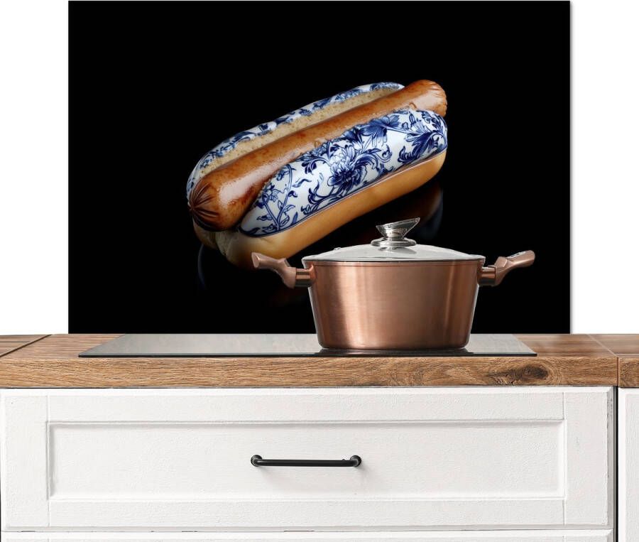 KitchenYeah Spatscherm keuken 80x55 cm Kookplaat achterwand Hotdog Porselein Delfts blauw Eten Muurbeschermer Spatwand fornuis Hoogwaardig aluminium
