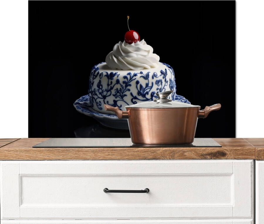 KitchenYeah Spatscherm keuken 80x55 cm Kookplaat achterwand Taart Slagroom Kers Bord Delfts blauw Muurbeschermer Spatwand fornuis Hoogwaardig aluminium