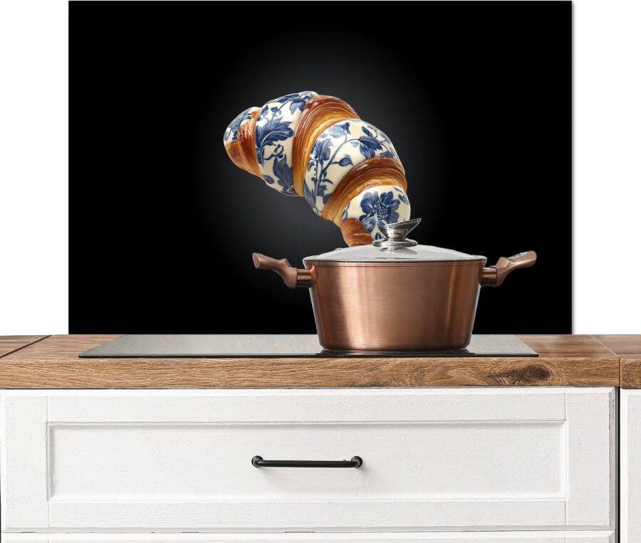 KitchenYeah Spatscherm keuken 90x60 cm Kookplaat achterwand Croissant Bloemenpatroon Delftsblauw Muurbeschermer Spatwand fornuis Hoogwaardig aluminium