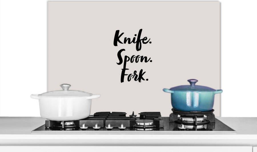 KitchenYeah Spatscherm keuken 90x60 cm Kookplaat achterwand Quotes Koken Spreuken Knife. Spoon. Fork. Bestek Muurbeschermer Spatwand fornuis Hoogwaardig aluminium