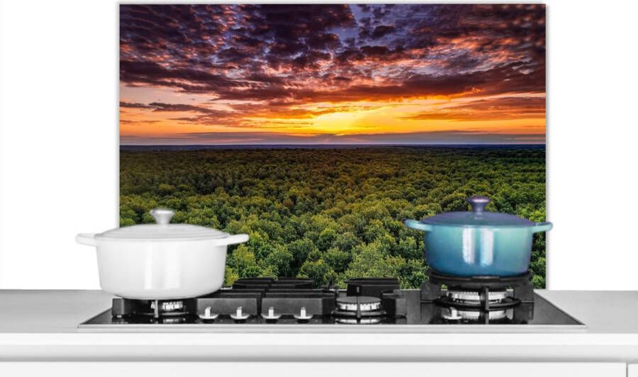 KitchenYeah Spatscherm Spatwand Keuken Bos Wolken Avond Zonsondergang Keuken decoratie Achterwand keuken 80x55 cm Muurbeschermer Spatscherm gasfornuis