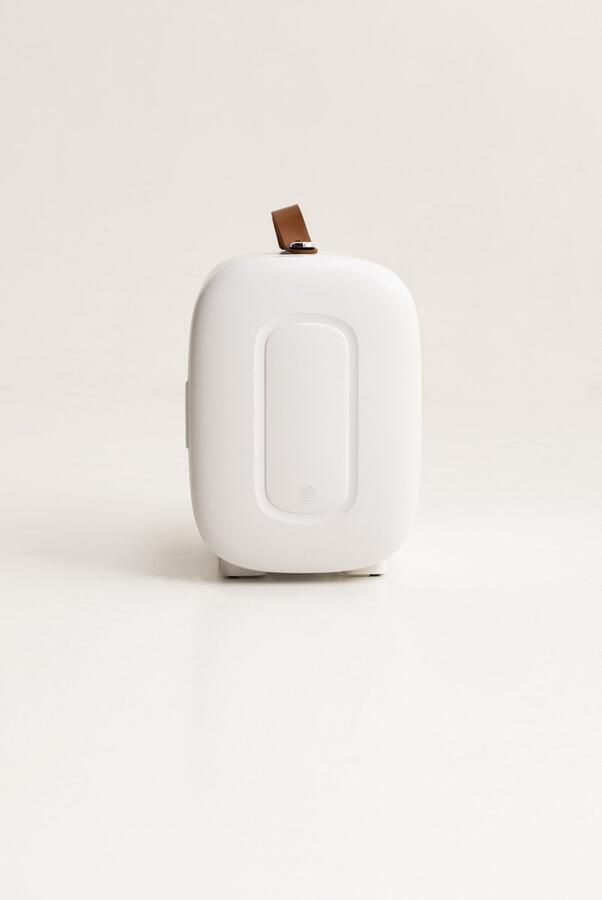 Knikker Cosmetics Knikker 4L Skincare Fridge Mini Koelkast voor Make-up en Drinken Koud- en warmstand Wit Inclusief Ice Globe - Foto 2