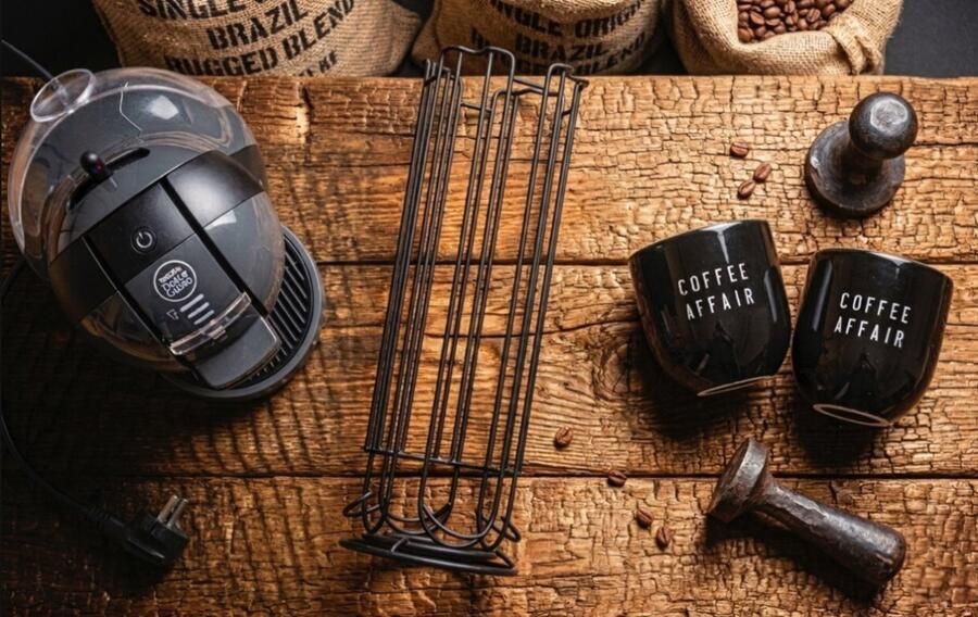 Krups Cadeaupakket met Minime 123810 Anthraciet zwart + capsulehouder voor DOLCE GUSTO-capsules zwart + 2 zwarte mokken met opschrift COFFEE AFFAIR - Foto 2