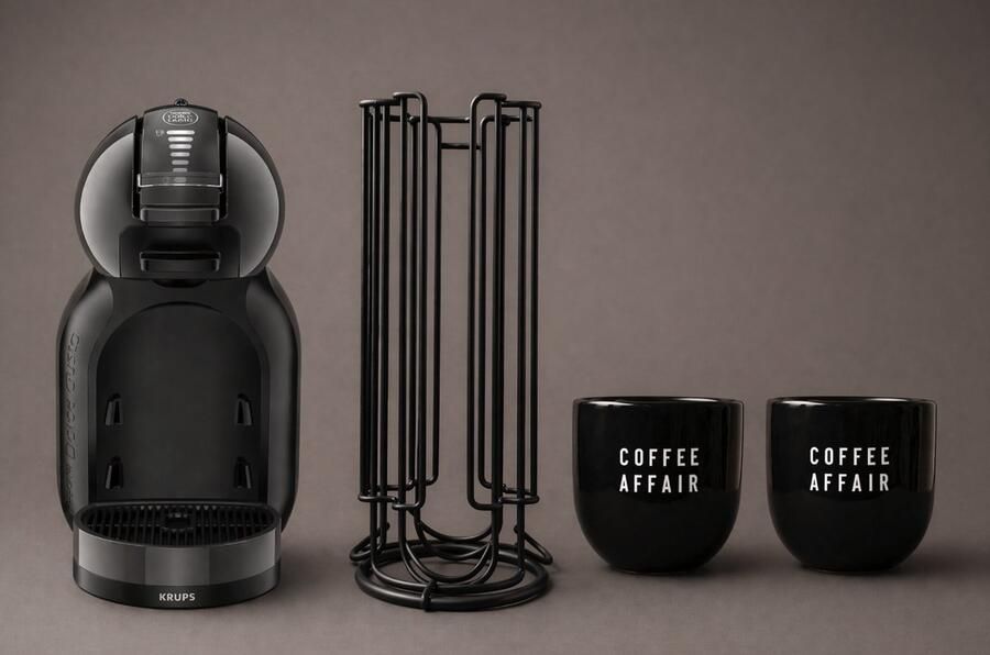 Krups Cadeaupakket met Minime 123810 Anthraciet zwart + capsulehouder voor DOLCE GUSTO-capsules zwart + 2 zwarte mokken met opschrift COFFEE AFFAIR