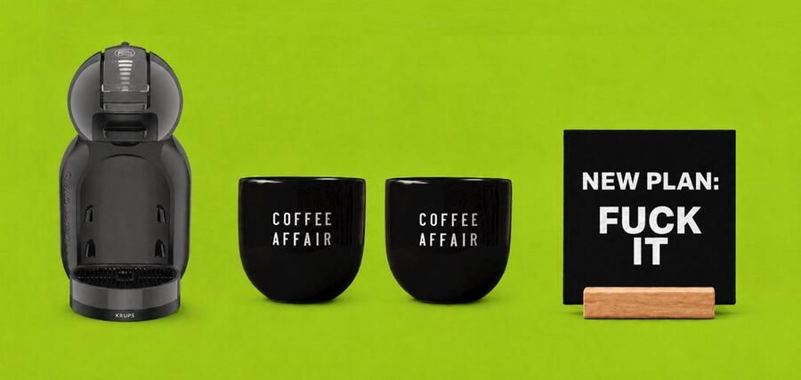Krups NESCAFÉ Dolce Gusto MiniMe KP120810 Koffiecupmachine Antraciet zwart + 2 zwarte mokken Coffee Affair + zwarte tegel Fuck it new plan + tegelhouder (cadeau)PAKKET