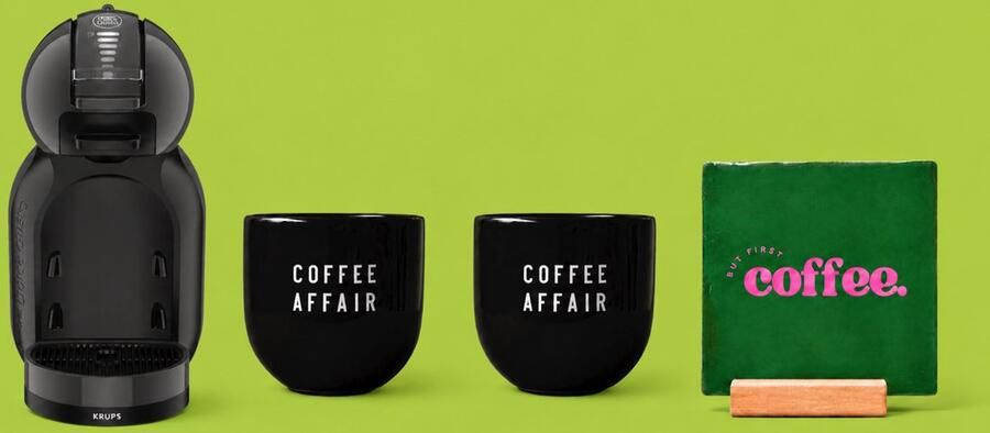 Krups NESCAFÉ Dolce Gusto MiniMe KP120810 Koffiecupmachine Antraciet zwart + 2 zwarte mokken Coffee Affair + groene tegel But first coffee + tegelhouder (cadeau)PAKKET