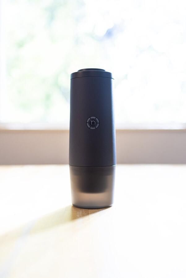 Nomious Prime Brew – Draagbare espressomachine & portable espresso maker – Elecrische koffiemachine voor koffie onderweg – Mini espresso apparaat met barista-kwaliteit – ook voor decafé nespresso Gemakkelijk mee te nemen op reis camping of kantoor - Foto 3