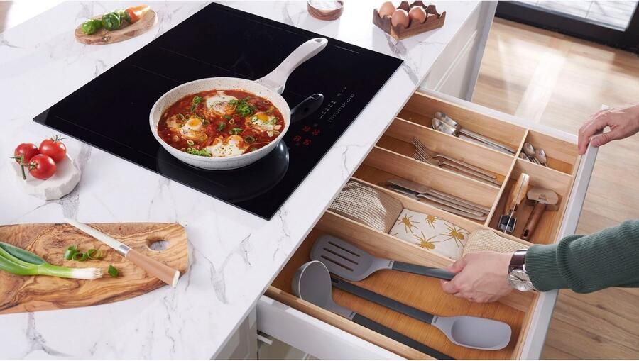 Amica Inductiekookplaat KMI 774 660 C 5 niveaus: 40°c 70°c 90°c voor het garen 200°c voor snel voorverwarmen (1 stuk) - Foto 6