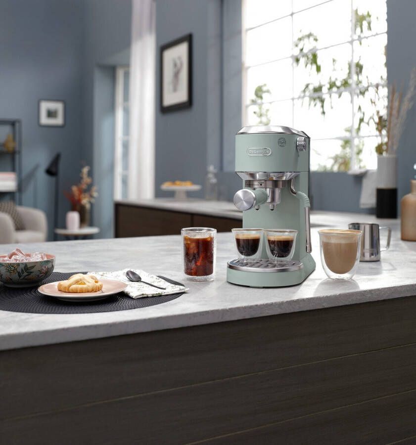 De'Longhi Espressomachine DEDICA DUO EC890.M Cold Brew in minder dan 5 minuten 15 cm breed 1 liter incl. melkopschuimneus