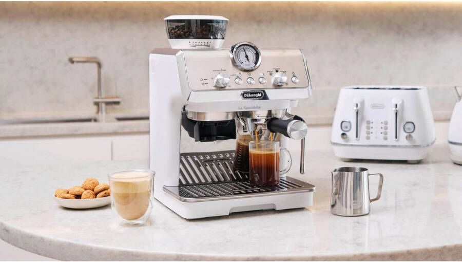 De'Longhi Espressomachine LA SPECIALISTA EC9155.W 8 maalgraden 3 temperaturen melkopschuimer & tamping hulp