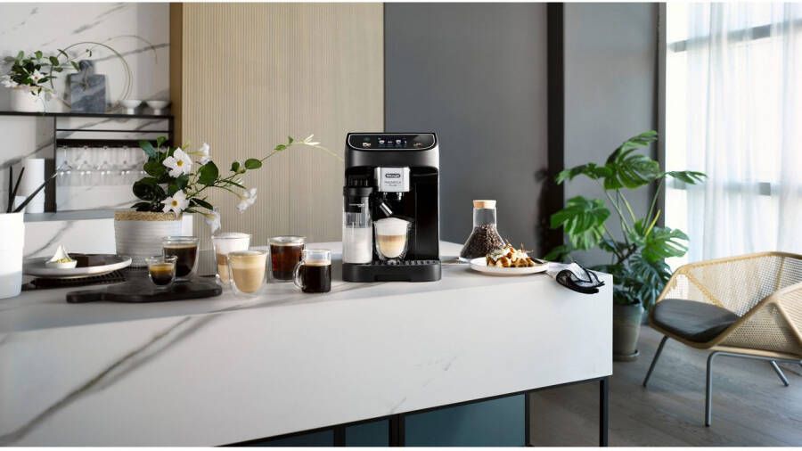 De'Longhi Volautomatisch koffiezetapparaat Magnifica Plus ECAM320.60.B 15 recepten LatteCrema melksysteem