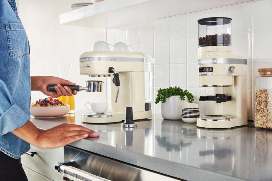 KitchenAid Espressomachine Artisan koffiemachine met slimme sensortechnologie stoompijpje en accessoires Crème kleur - Foto 6