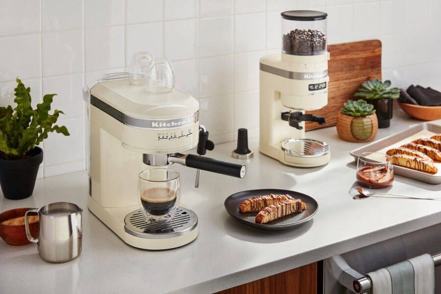 KitchenAid Espressomachine Artisan koffiemachine met slimme sensortechnologie stoompijpje en accessoires Crème kleur - Foto 8