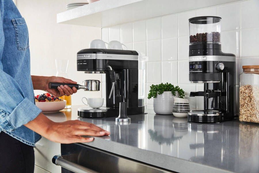KitchenAid Espressomachine Artisan koffiemachine met slimme sensortechnologie stoompijpje en accessoires Zwart - Foto 5