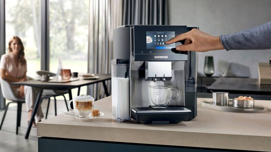 SIEMENS Volautomatisch koffiezetapparaat EQ700 classic TQ717D03 Cold Brew intuïtief 5" TFT-display App