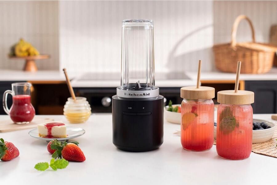 KitchenAid Go Draadloze draagbare blender zonder batterij Inbegrepen mengbeker van 473 ml Aan uit- en pulse-knop Matt Zwart - Foto 4